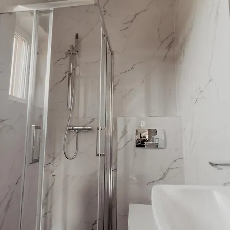 Bed & Breakfast Nova Apartamenty&pokoje 3*